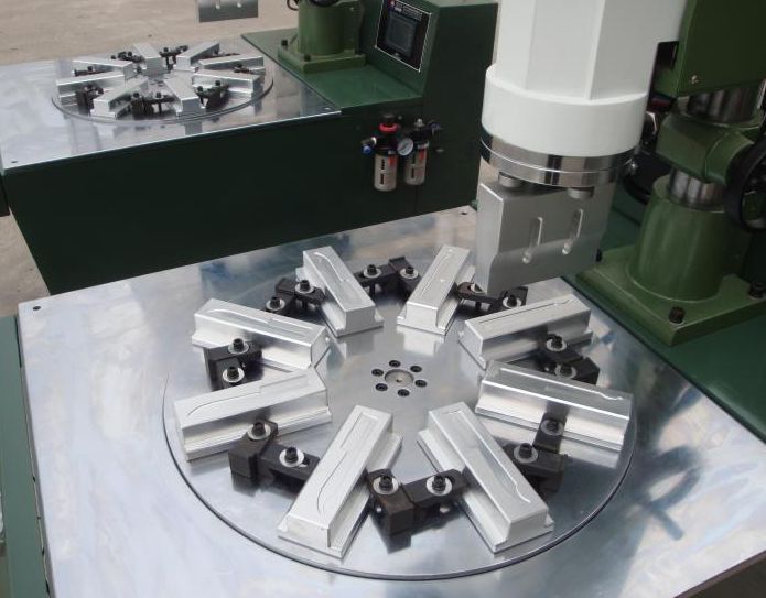 轉盤機-1.jpg 轉盤機-1.jpg